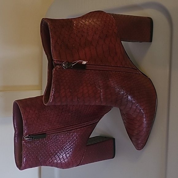 Shu Shop Maroon Crocodile Print Heeled Ankle Boots Size 9 - Picture 5 of 8